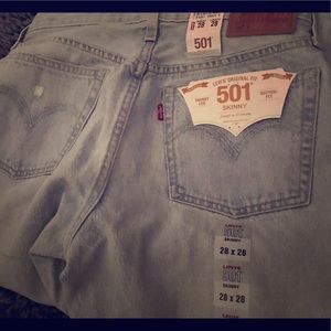 Levi’s 501 Ripped Skinny Jeans